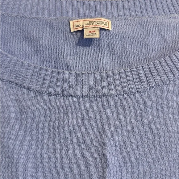Gap Sweater - Picture 2 of 5